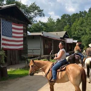 Meet your Posher, Lori